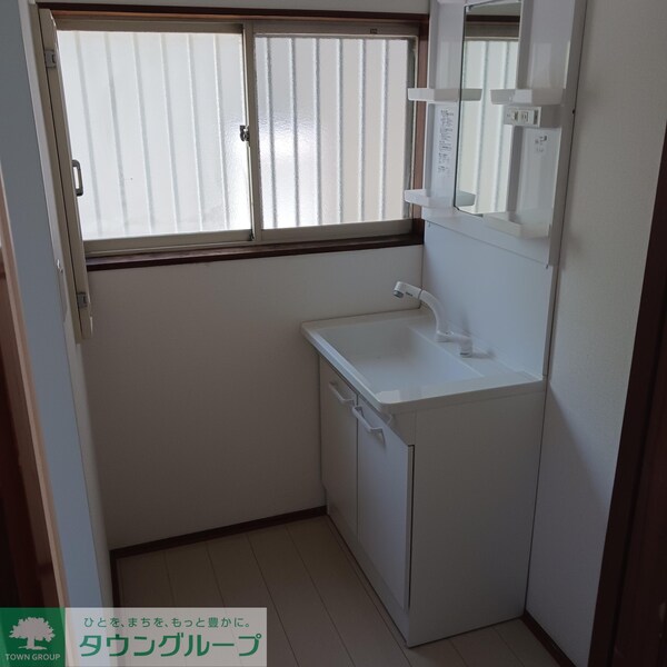 設備(洗面所に窓)