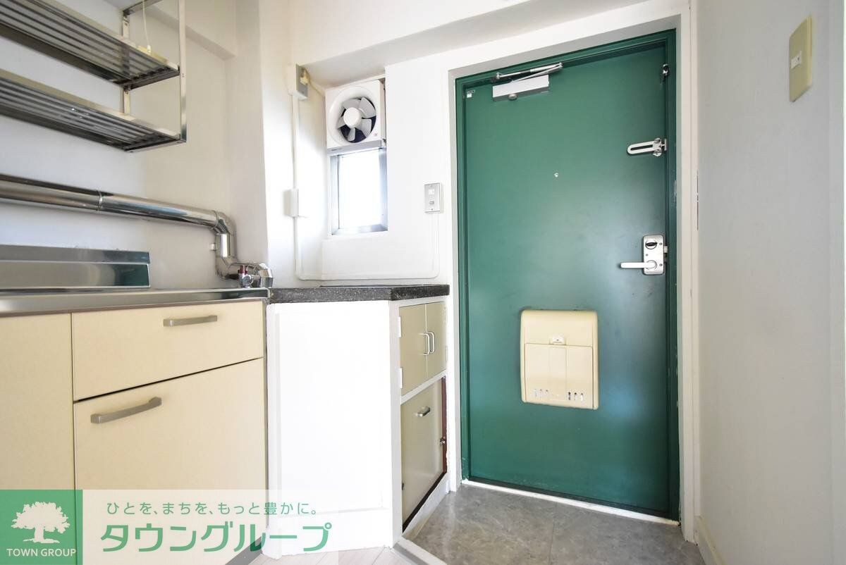 物件内観写真11　(玄関)