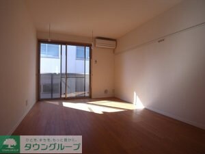 物件内観写真2　(リビング/居室)