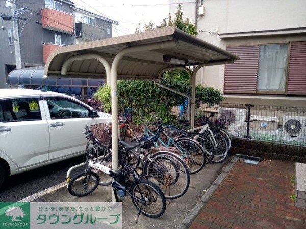 エントランス(駐輪場)