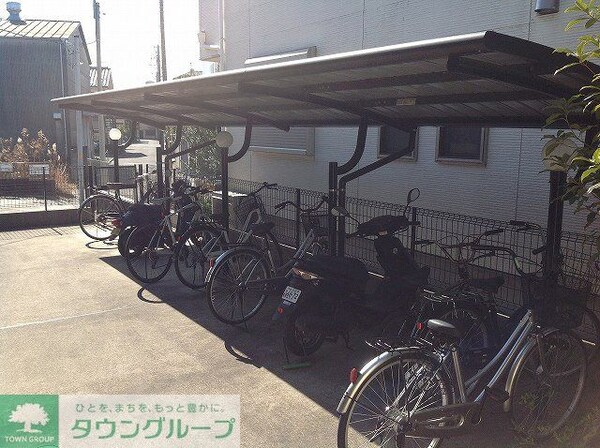 エントランス(駐輪場です。)