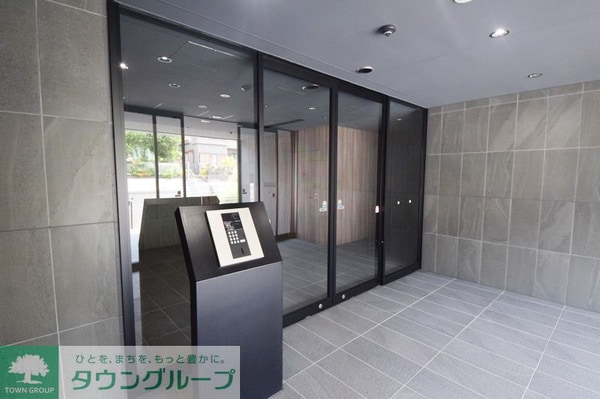 エントランス(オートロック完備)