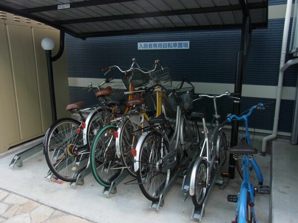 共有部分(駐輪場　原付＆自転車のみ駐輪可能)