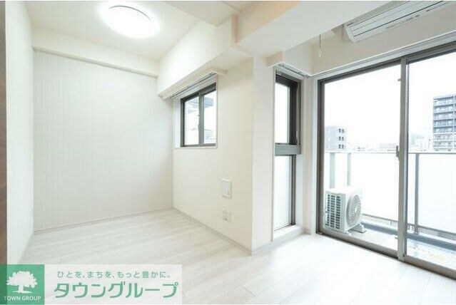 物件内観写真10　(リビング/居室)