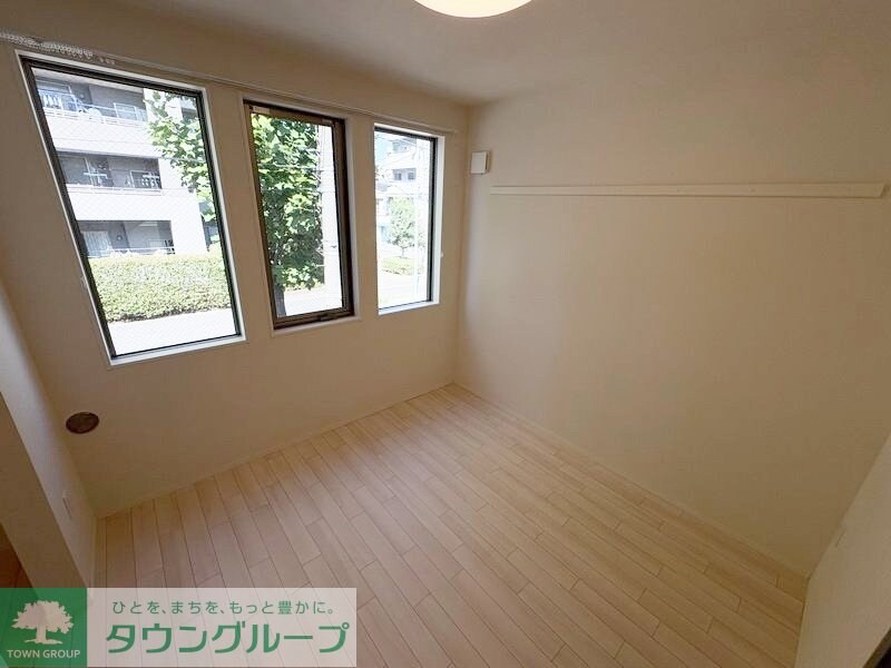 物件内観写真15　(リビング/居室)