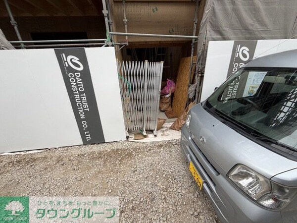 エントランス(駐車場)