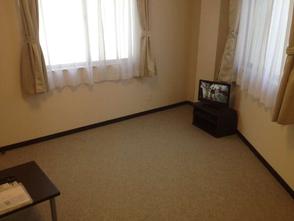 リビング・居室(1Fはフローリング、2F以上は絨毯になります。)