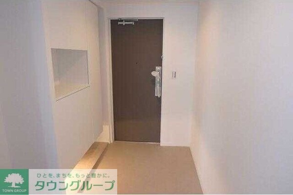 玄関(お問合せは(株)タウンハウジングレジデンス事業部　赤坂店・…)