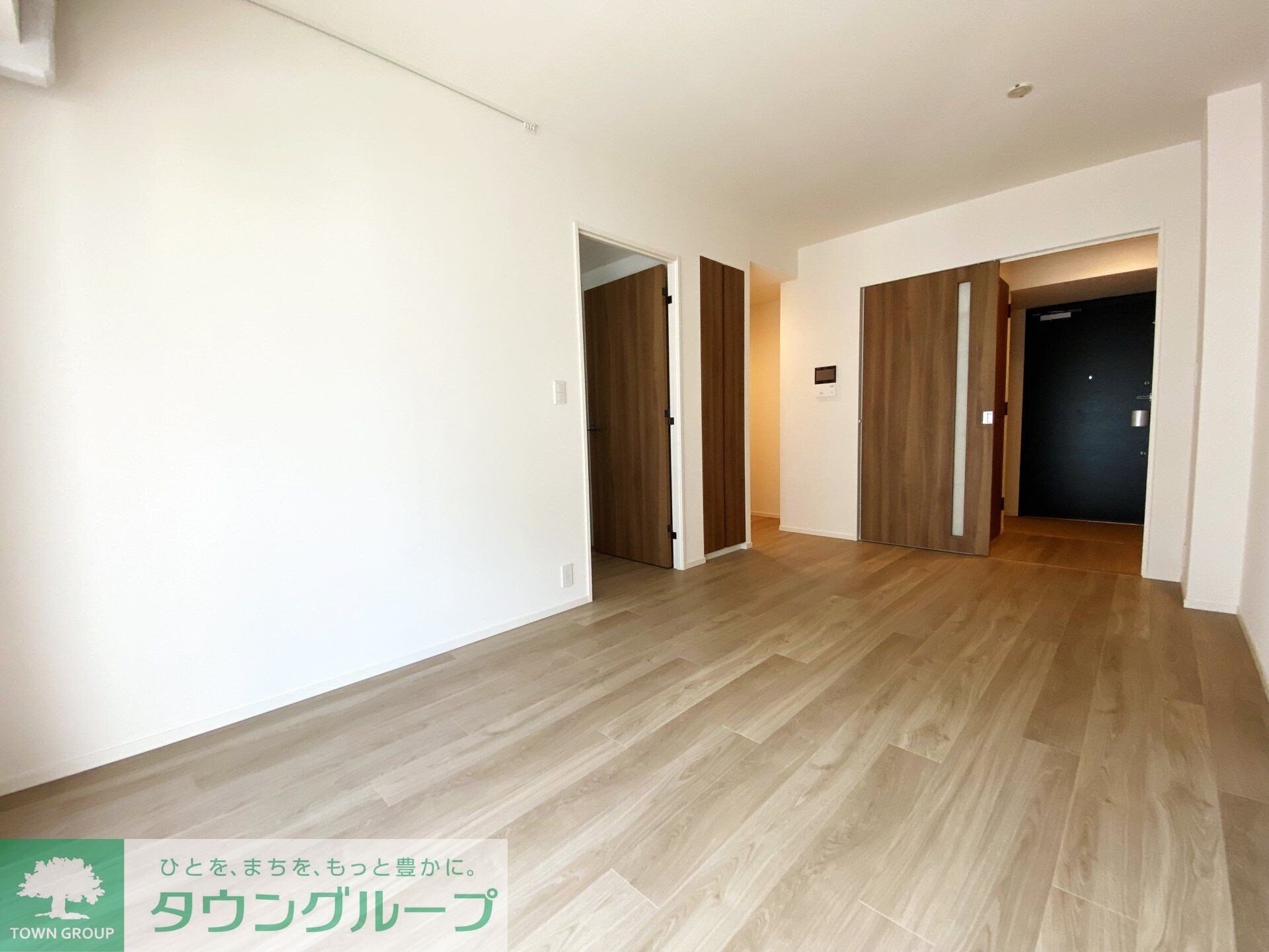 物件内観写真2　(リビング/居室)