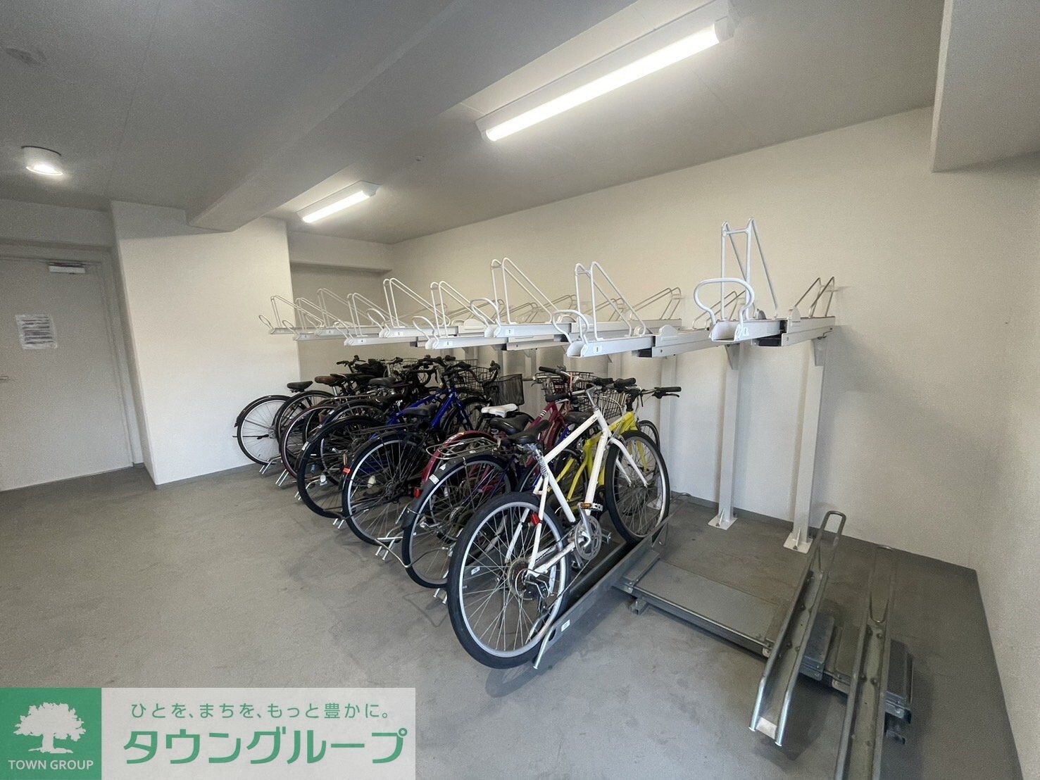 物件内観写真18　(駐車場)