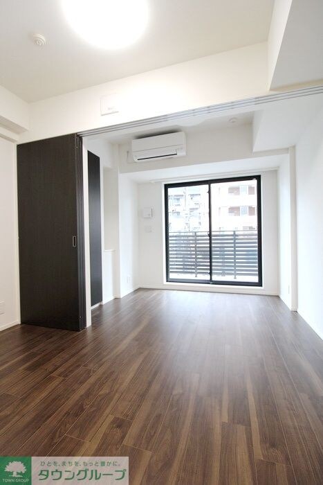 物件内観写真3　(リビング/居室)