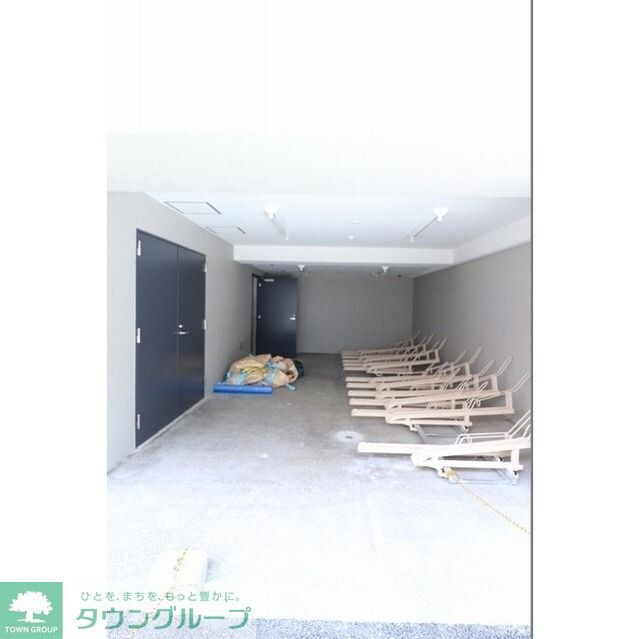 物件内観写真14　(駐輪場)