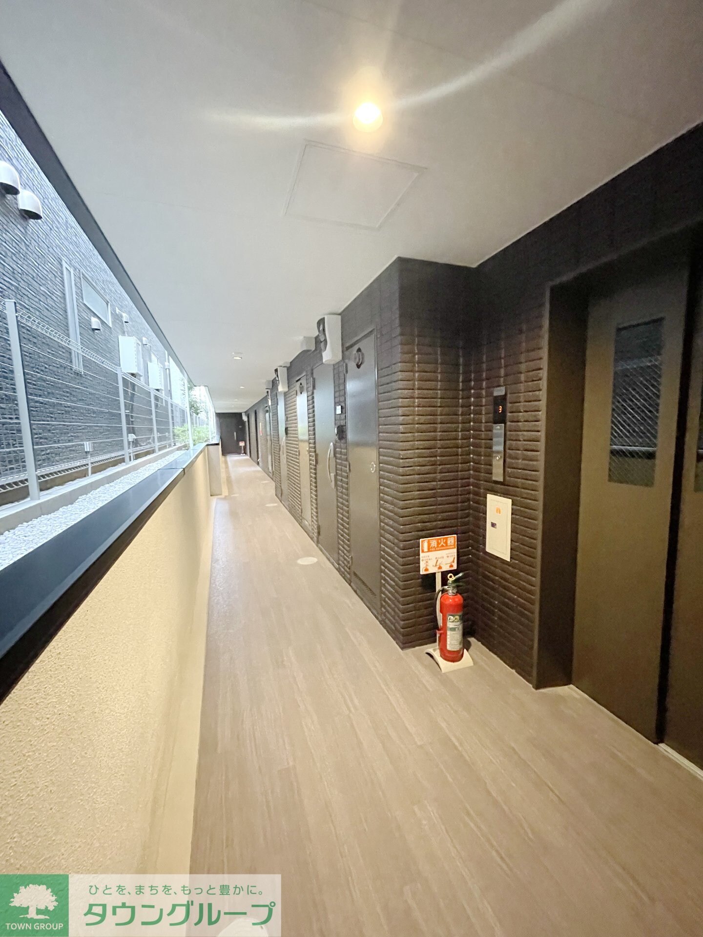 物件内観写真21　(エントランス)