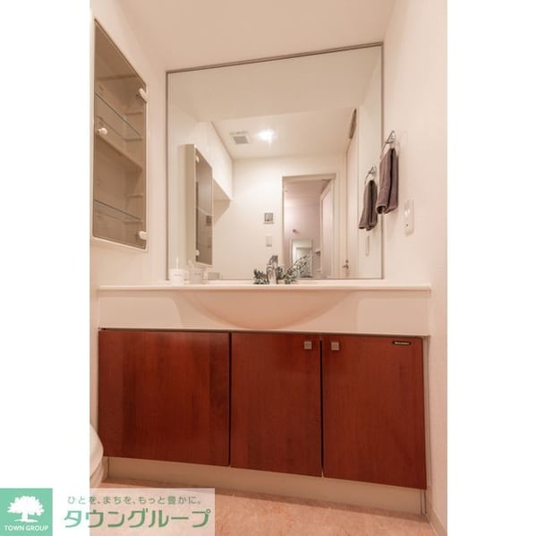 洗面(家具・調度品等は配置例です。実際の賃貸住居には含まれません。)