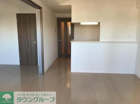 物件内観写真2　(リビング/居室)