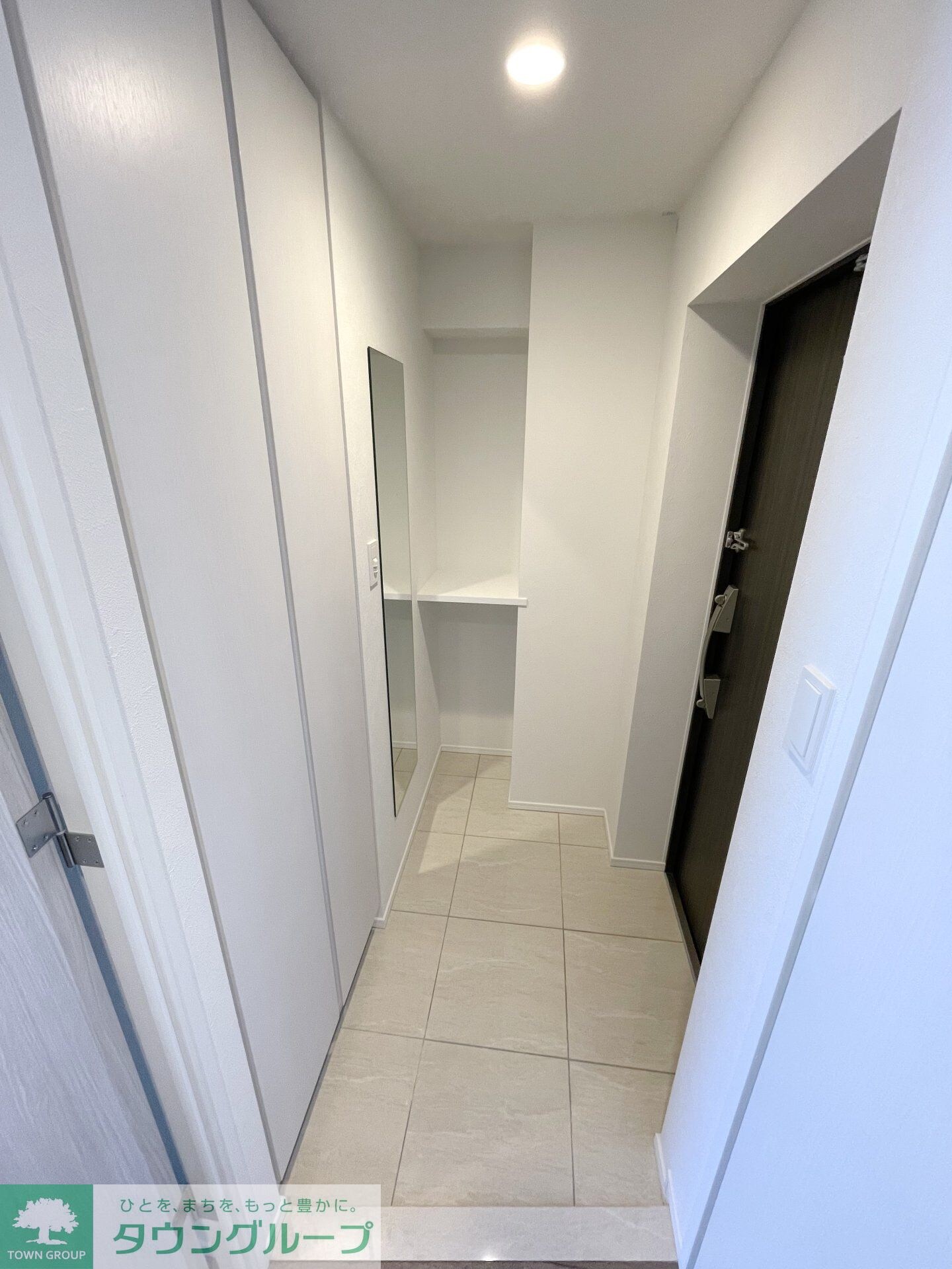 物件内観写真7　(玄関)