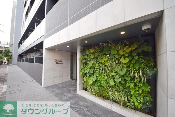 エントランス(駐車場)