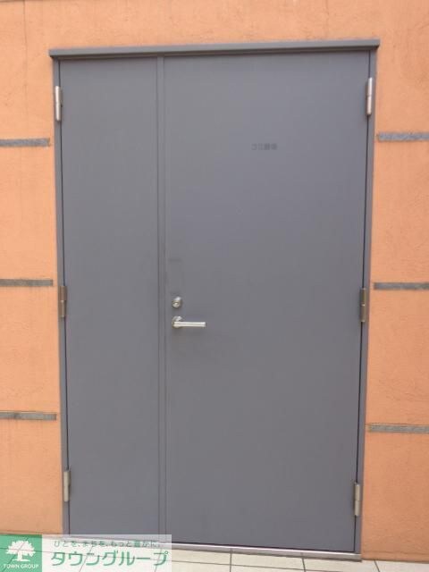 物件内観写真25　(敷地内ごみ置場)