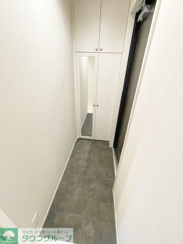 玄関(同物件参考写真)