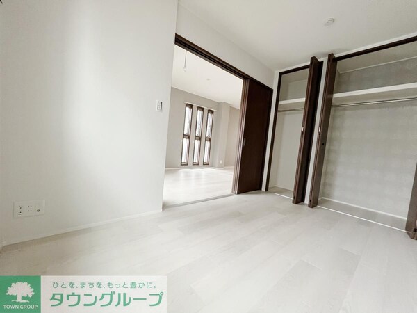 リビング・居室(同建物別部屋参考写真です)