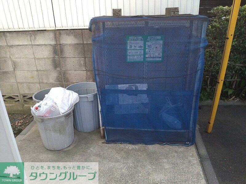 物件内観写真15　(ゴミ置場)