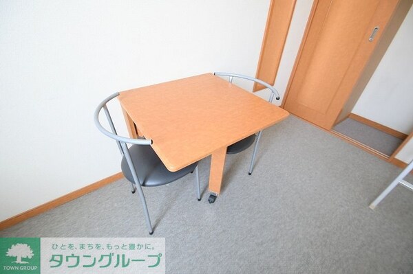 その他(2階、同タイプの部屋の写真です)