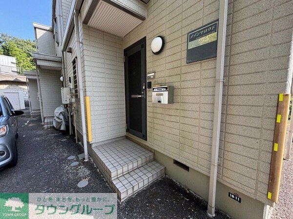 エントランス(駐車場)