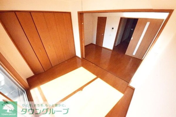 寝室(同シリーズ)