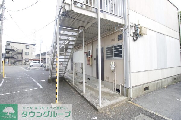 エントランス(駐車場)