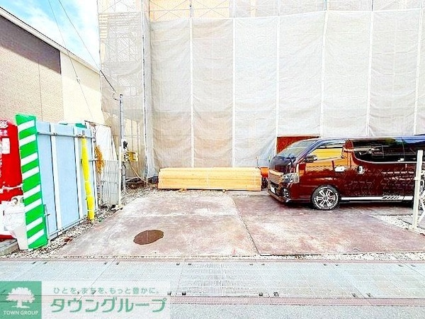 エントランス(駐車場)