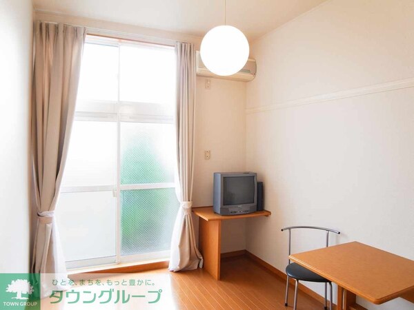 洋室(同タイプの部屋の写真です)