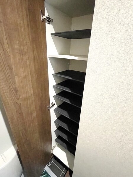 物件内観写真18　(玄関)