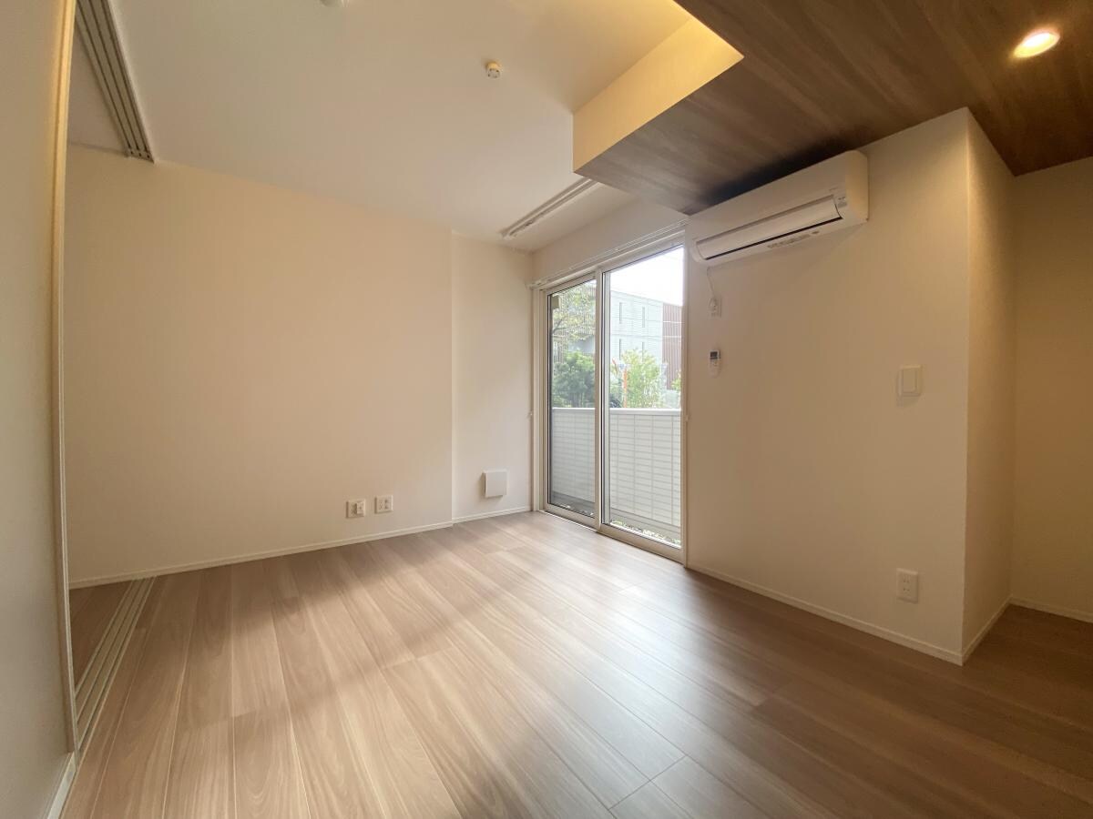 物件内観写真6　(リビング/居室)