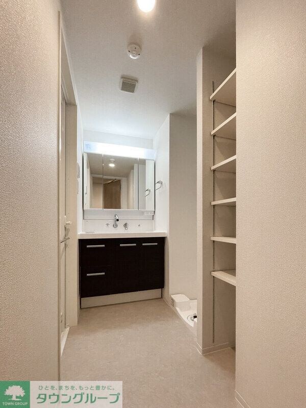 物件内観写真18　(収納)