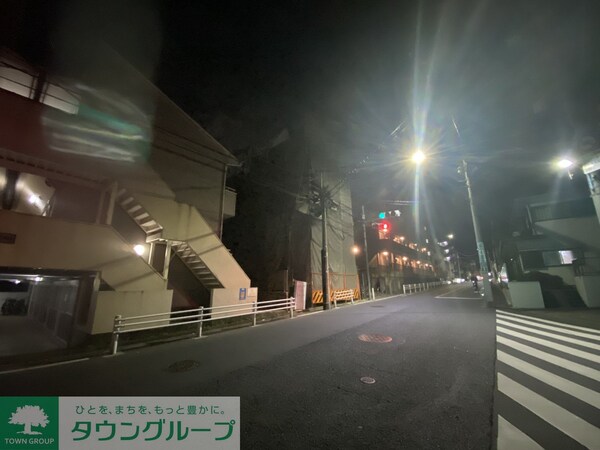 エントランス(駐車場)