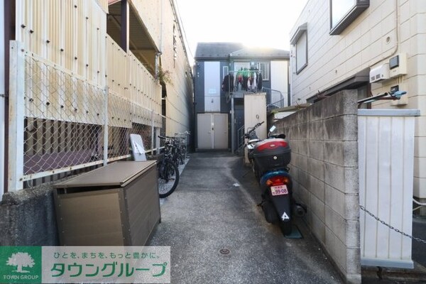 エントランス(駐車場)