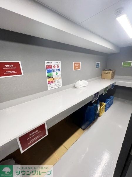 物件内観写真6　(駐車場)