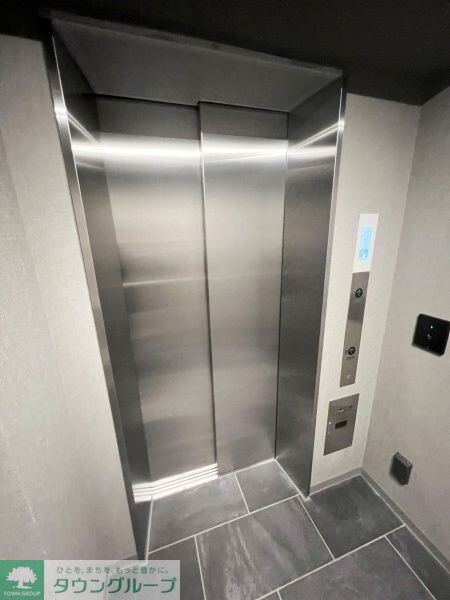 物件内観写真7　(玄関)