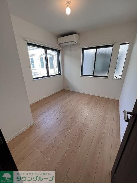 物件内観写真9　(北側洋室5.0帖)