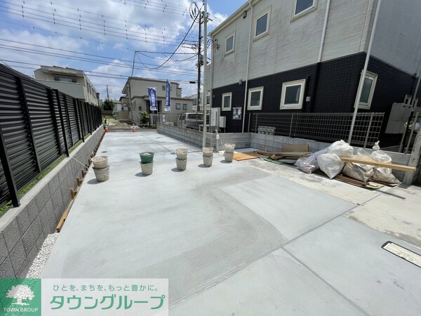 エントランス(駐車場)