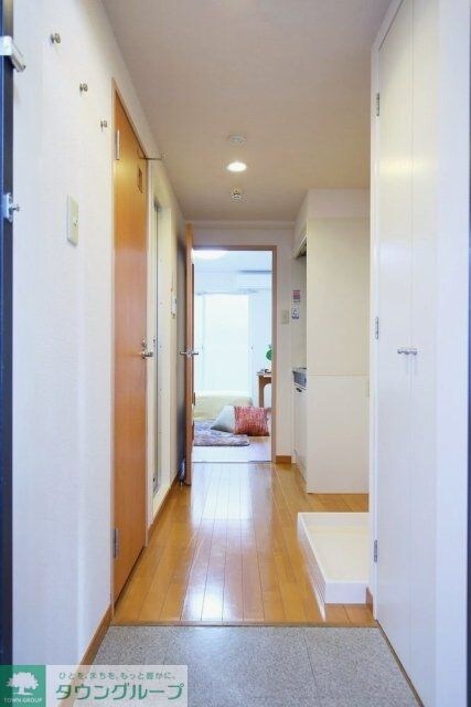 物件内観写真4　(玄関)