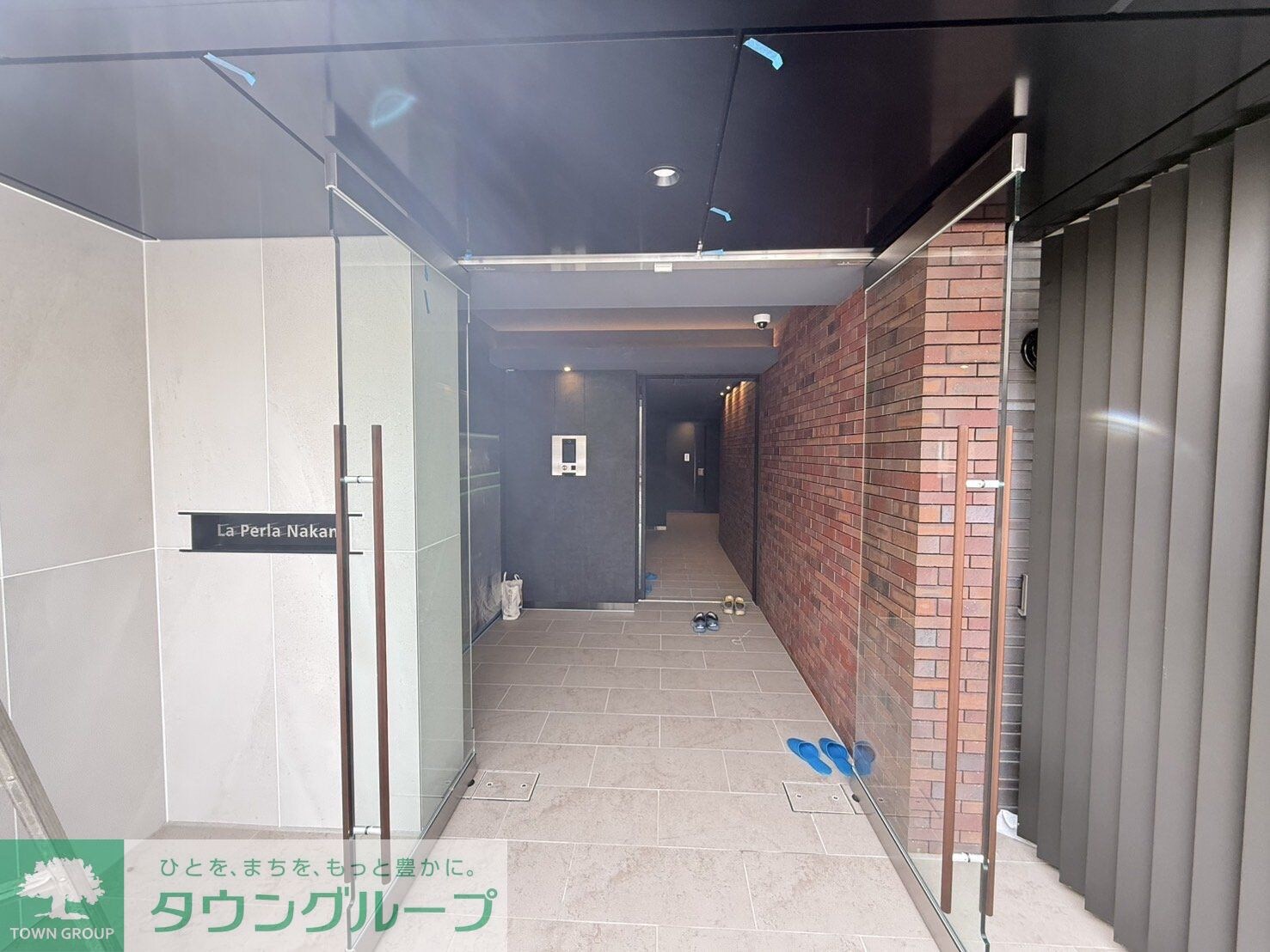 物件内観写真6　(エントランス)