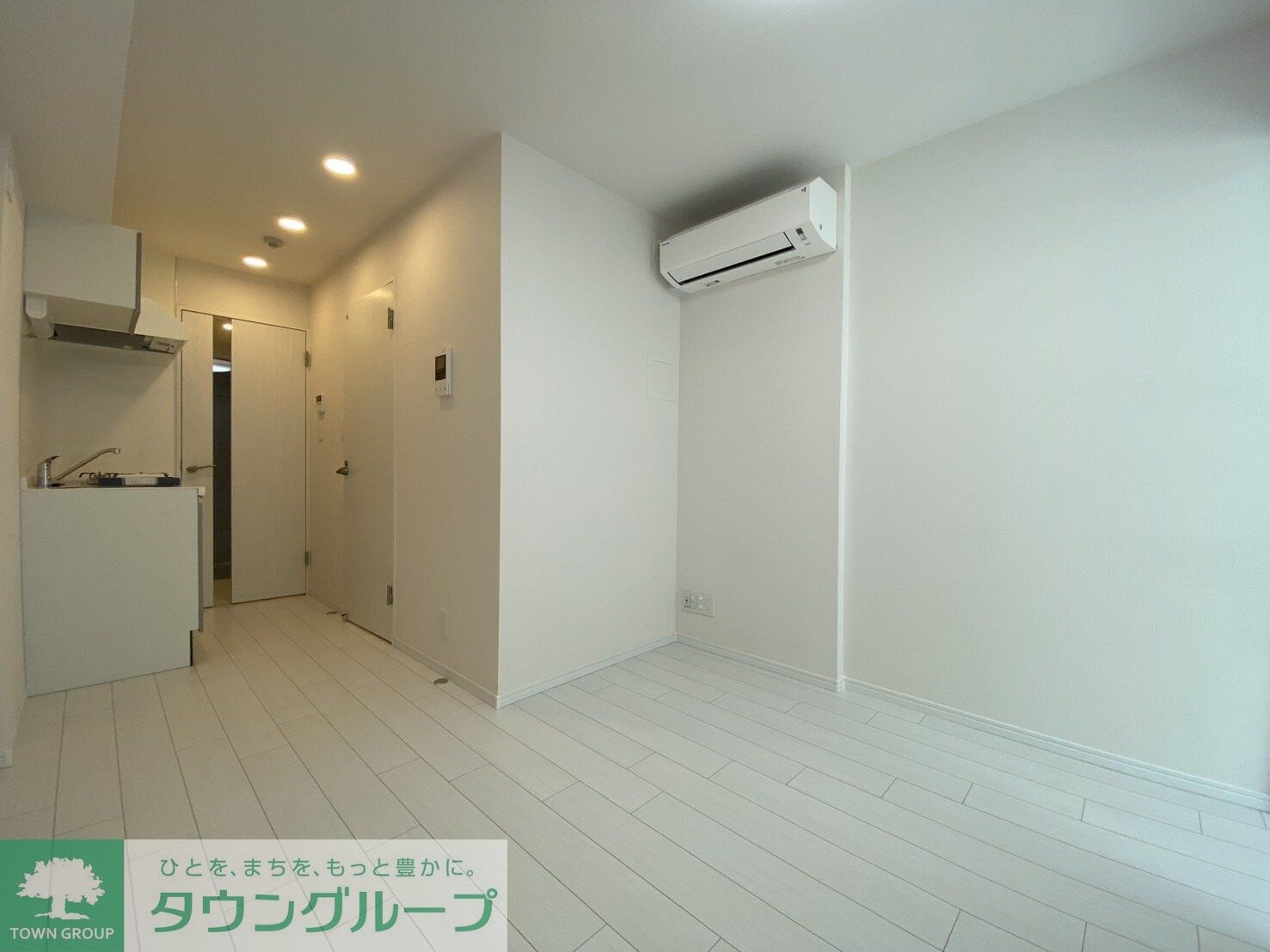 物件内観写真2　(玄関)