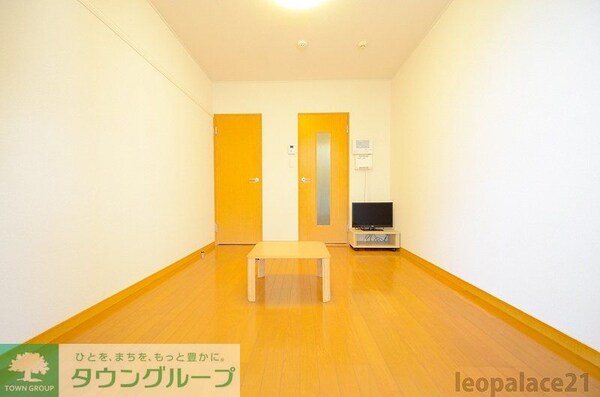 リビング・居室(1Fはフローリング、2F以上は絨毯になります。)