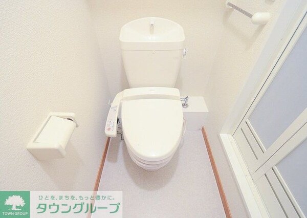 トイレ(圧迫感のないトイレスペース)