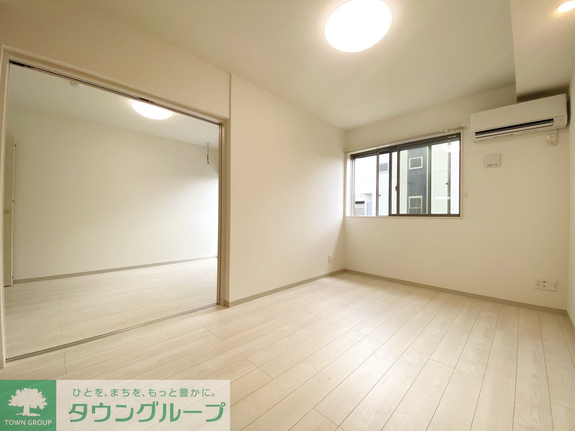 物件内観写真3　(リビング/居室)