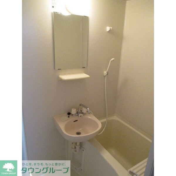 バス／シャワールーム等(※同タイプ・別部屋の写真になります)