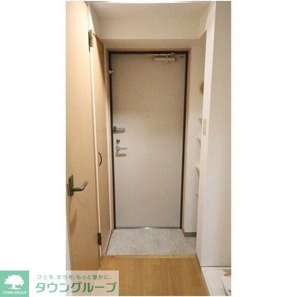 玄関(※同タイプ・別部屋の写真になります)