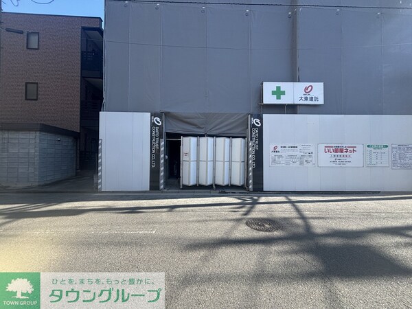 エントランス(駐車場)