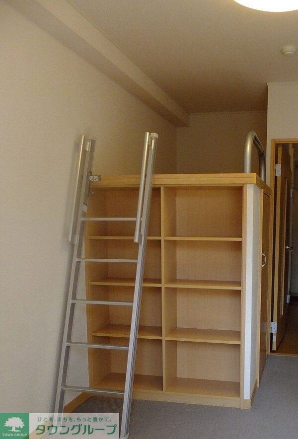収納(造り付ベッド薄型ＴＶのお部屋です)